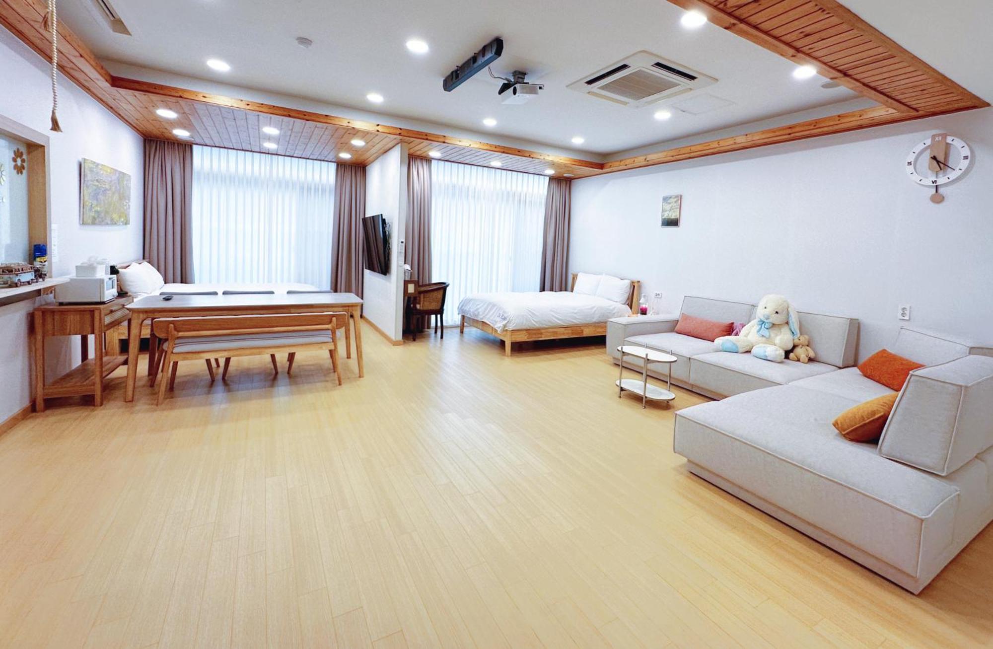 Zio Pinetree Hotel Yangyang Exterior foto
